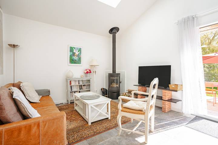 Gîte 'La Grange Hulotte' con Terraza Privada, Jardín Compartido y Wi-Fi in Chaillé-les-Marais, Fontenay-le-Comte