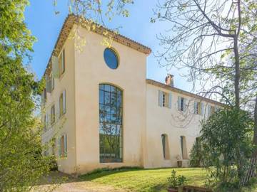 Ferienwohnung für 16 Personen, mit Balkon/Terrasse und Pool sowie Terrasse in Aix-en-Provence