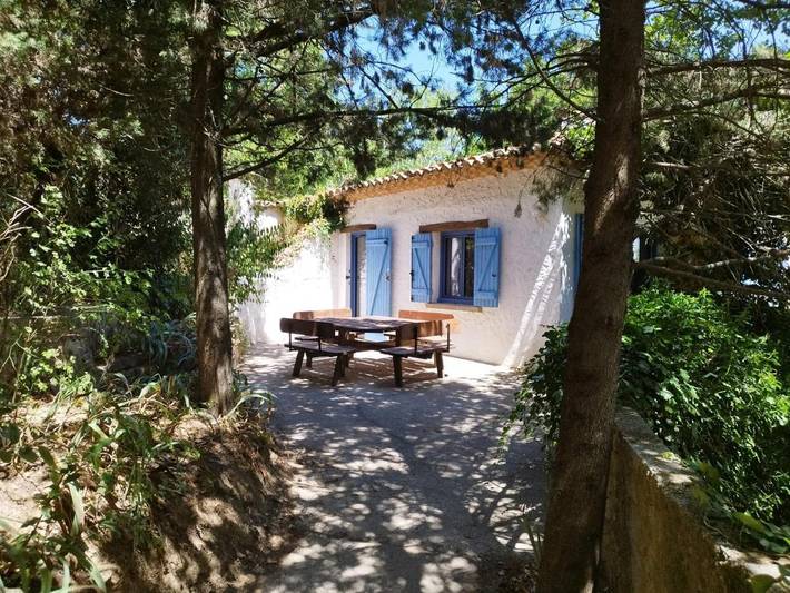 Location de vacances pour 8 personnes, avec vue ainsi que jardin et piscine à Saint-Nazaire (Gard) - 3