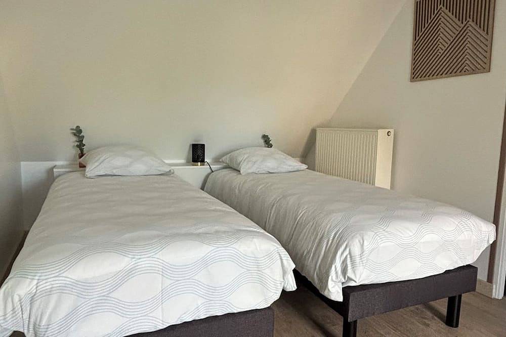 Renovated Breton house with 2 bedrooms in Jugon-les-Lacs, Dinan region