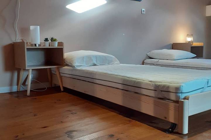 Location de vacances pour 10 personnes, avec jardin et terrasse à Saint-Barthélemy-de-Vals - 4