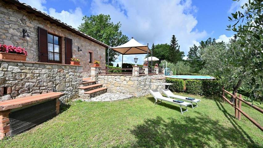 Location de vacances pour 4 personnes, avec terrasse ainsi que jardin et piscine à Monti (Toscane) - 4