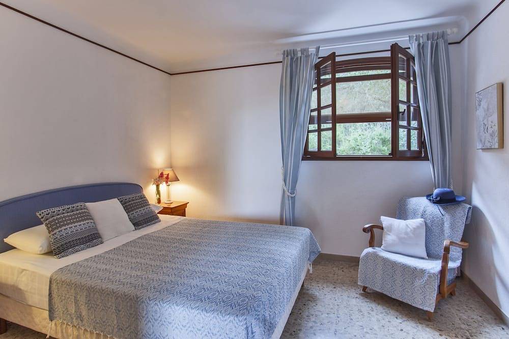 Isolella / Villa vue mer / piscine / plage de sable 200m in Pietrosella, Golfe D'Ajaccio
