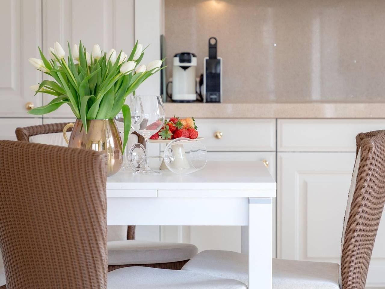 Ganze Ferienwohnung, Viktoria Residenz, App. 10 - Top Citylage: Sehr komfortable, helle 2-Zimmerwohnunhg mit Balkon u. Stellplatz in Westerland, Sylt (Gemeinde)