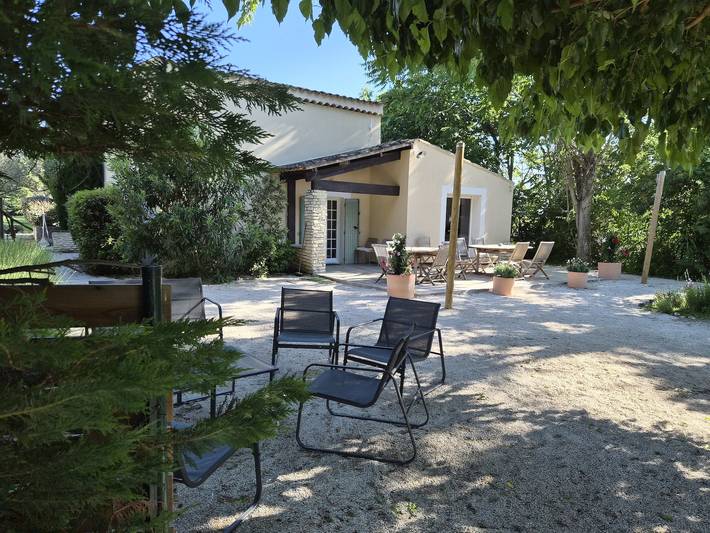 Gîte pour 8 personnes, avec Terrasse ainsi que Jardin et Piscine dans le Vaucluse - 3