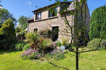 Gîte pour 6 personnes, avec jardin dans Brizon