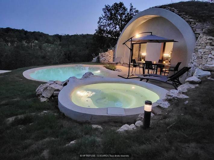 Location de vacances pour 4 personnes, avec jardin ainsi que piscine et jacuzzi à Cazillac - 4