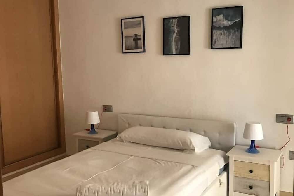 Entire apartment, Spectacular residential on the 1st line with pool in Playa de Benajarafe, Vélez-Málaga