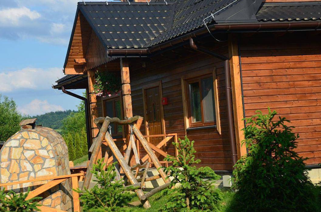 Four-Bedroom House in Karpaty (Polska)