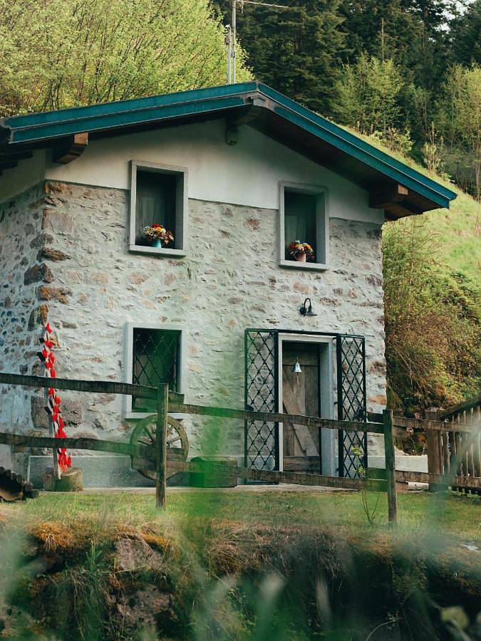 Agriturismo per 4 persone, con Balcone e Terrazza nonché Giardino e Panorama in Provincia di Bergamo