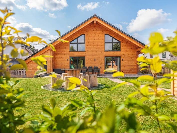 Ferienhaus für 8 Personen, mit Terrasse und Garten in Nettersheim