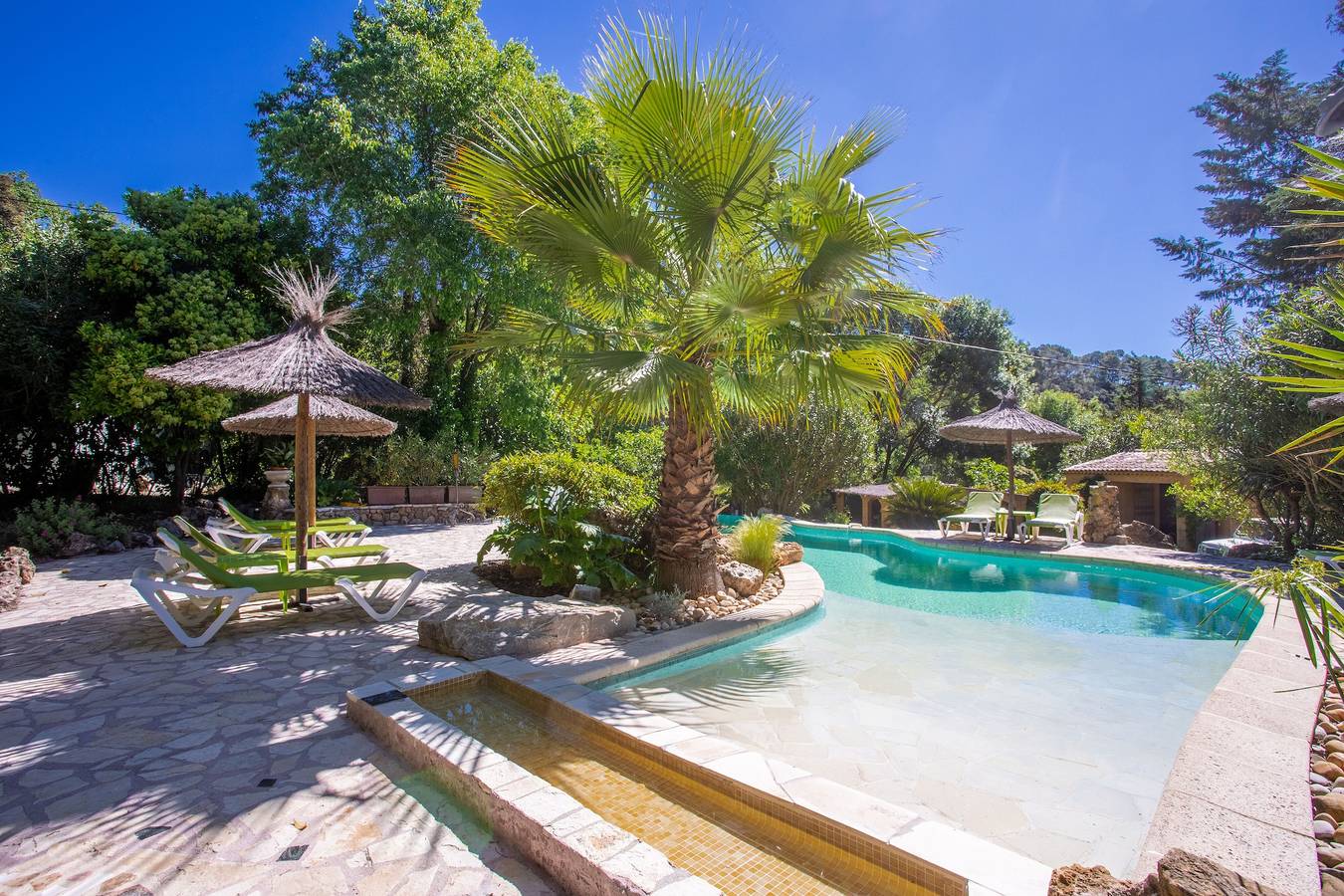 Estudio entero, Estudio "Domaine Saint Amour-Océane" con vistas al lago, piscina compartida y Wi-Fi in Trans-en-Provence, Region de Draguignan