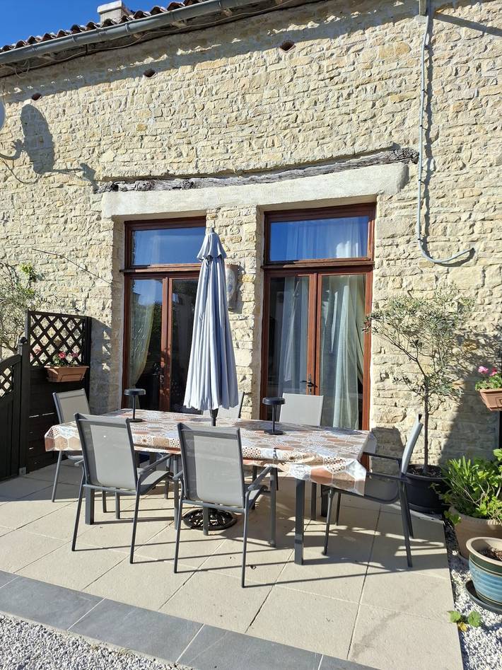 Gîte pour 6 personnes, avec piscine et jacuzzi, adapté aux familles