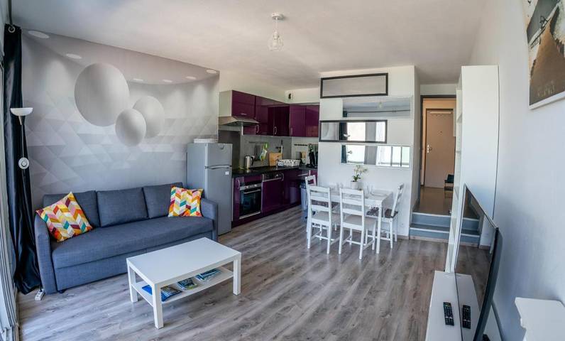 Gîte pour 4 personnes, avec vue ainsi que vue sur le lac et terrasse à Tresserve - 4