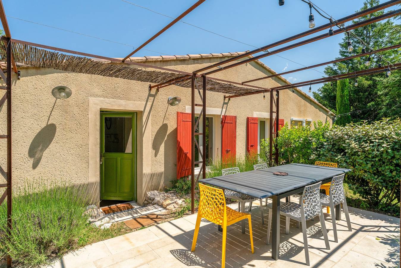 Appartement entier, Gîte 'Lavande' avec vue sur la montagne, Wi-Fi et climatisation in Entrechaux, Parc naturel régional du Mont-Ventoux