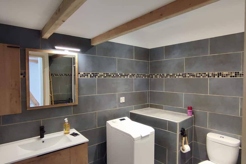 Appartement entier, Appartement 9 Personnes-Les randonnées joyeuses rivière, lac , proche, mariages in Génolhac, Parc national des Cévennes