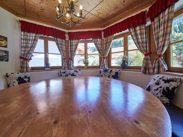 Chalet für 25 Personen, mit Balkon und Garten in Saalbach - 4