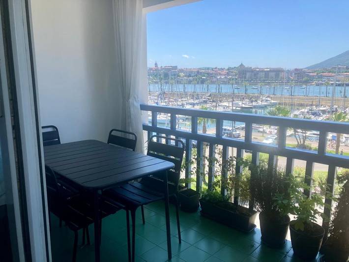 Gîte pour 2 personnes, avec piscine ainsi que vue et terrasse dans Casino d'Hendaye - 3