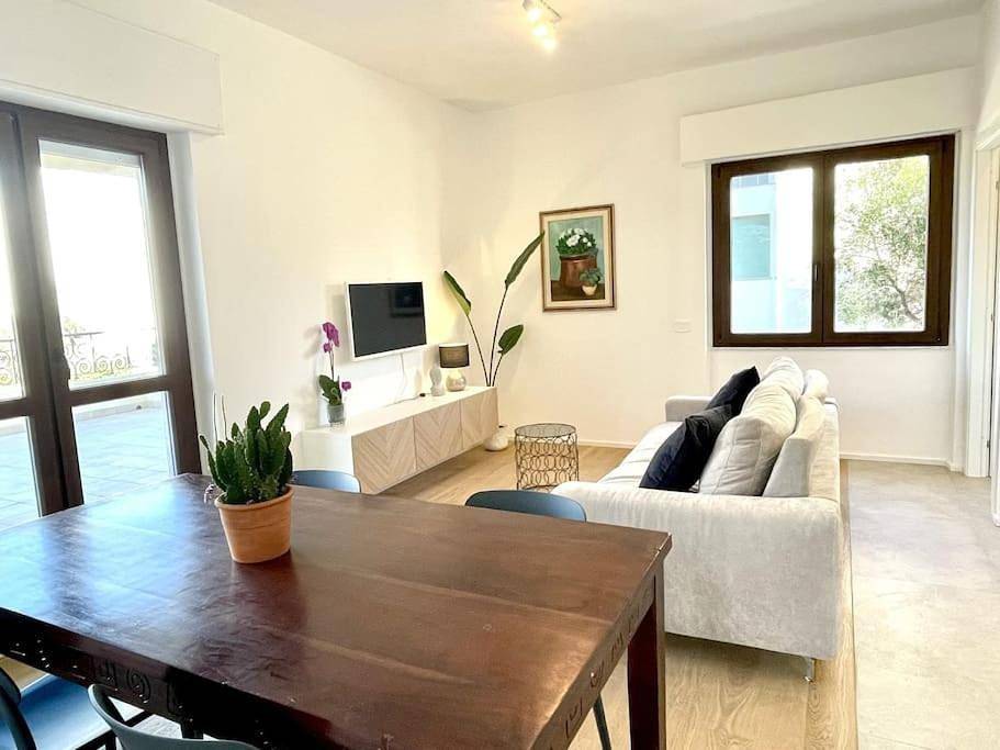 Appartamento intero, One-Bedroom Apartment in Poetto (Cagliari), Cagliari
