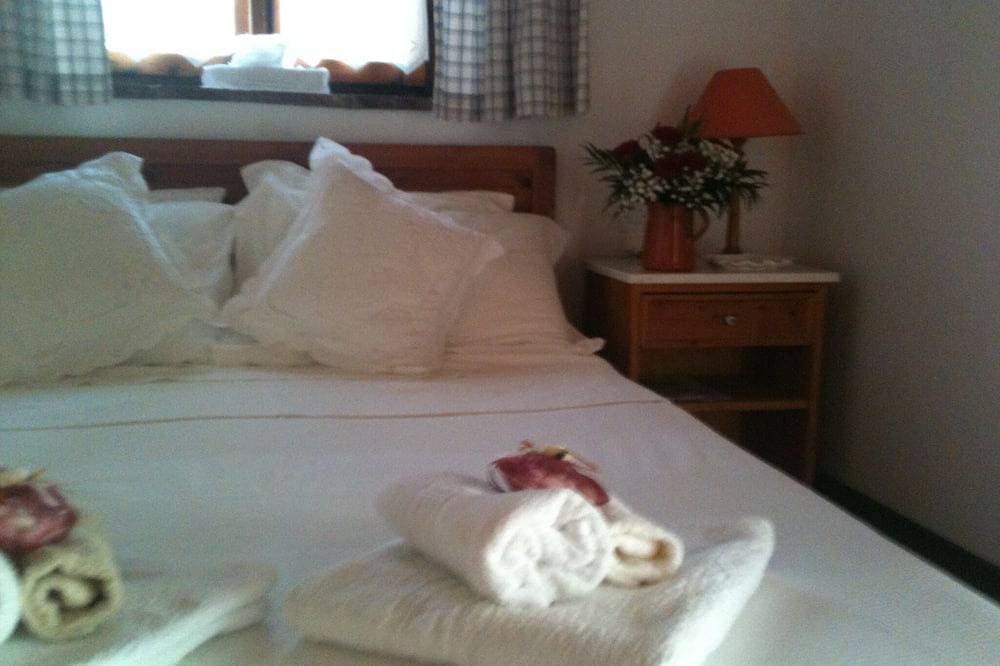 Appartement entier, Karavotsakisma Studio & Villa accommodation with Pool in Sporades