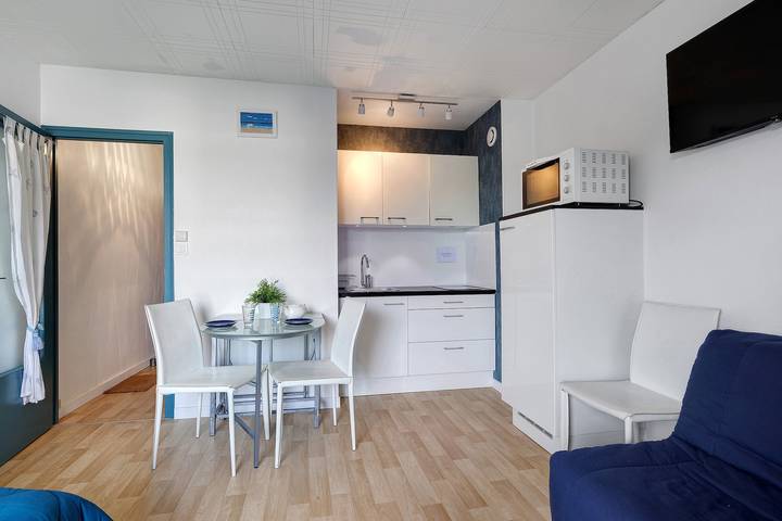 Hel studio-lejlighed, Apartment 'À 50 M. De La Plage' in Saint-Jean-de-Monts, Vendée
