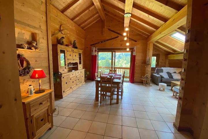 Chalet pour 6 personnes, avec balcon, animaux acceptés à Saint-Jean-de-Sixt