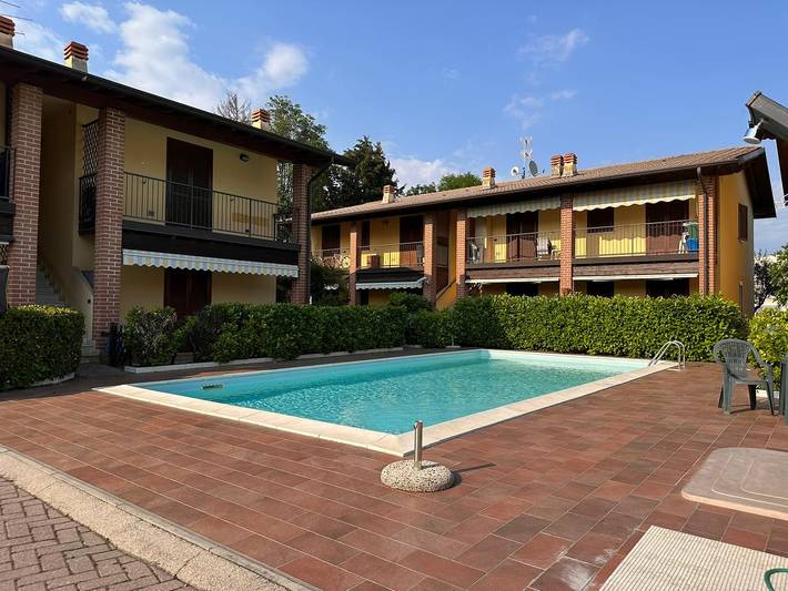 Ferienwohnung für 4 Personen, mit Terrasse und Pool in Padenghe sul Garda