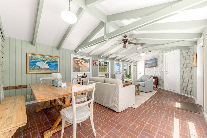 Apartmenthotel for 6 people, with hot tub in Stuart