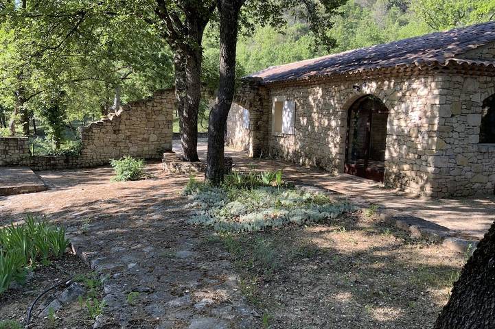 Gîte pour 5 personnes, avec piscine et jardin à Saint-Martin-de-Castillon