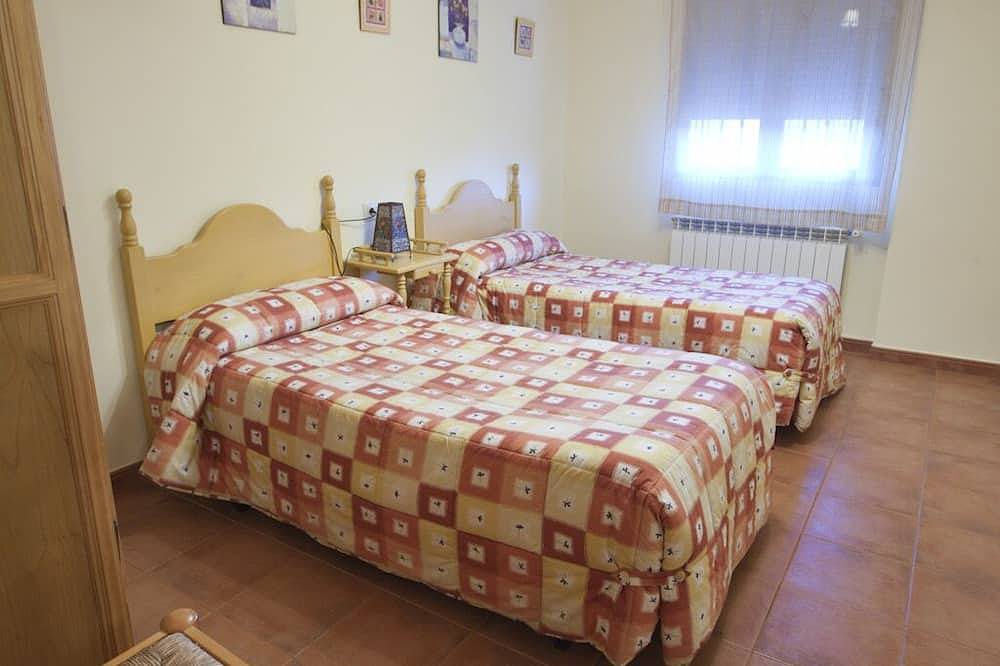 3 Houses in Casas Rurales Montemayor in Casas de Lázaro, Sierra de Alcaraz