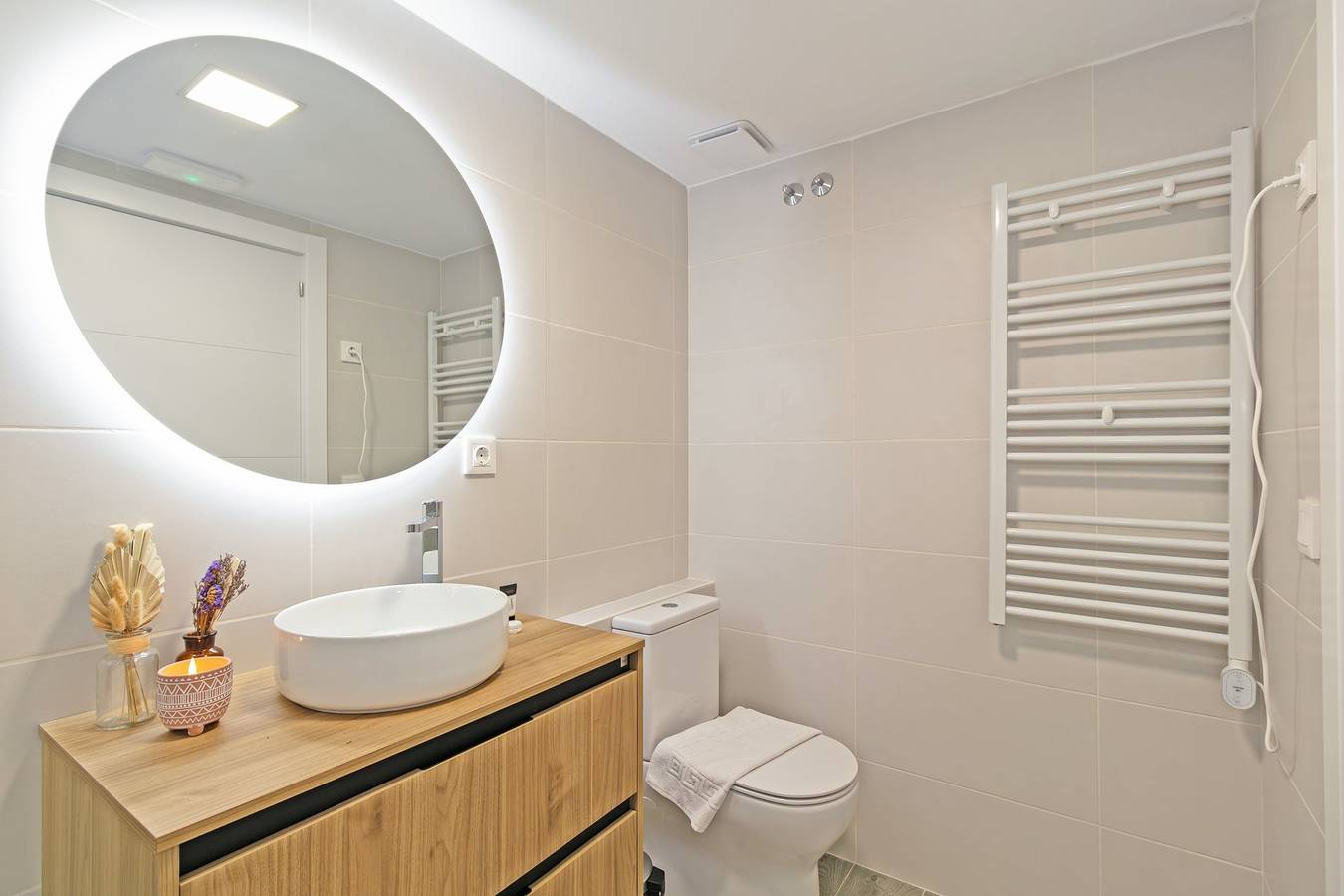 Apartamento entero, Guestready - Amplio Piso cerca de la Marina in Valencia, Costa de Valencia