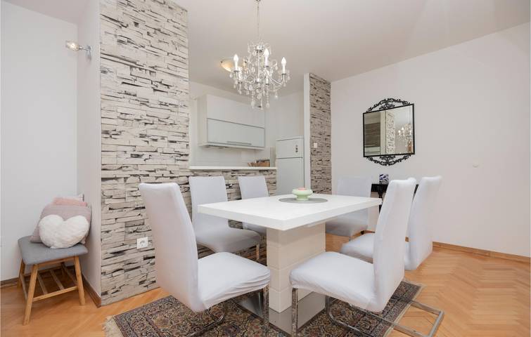 Ferienwohnung für 4 Personen, mit Terrasse und Garten in Makarska - 4