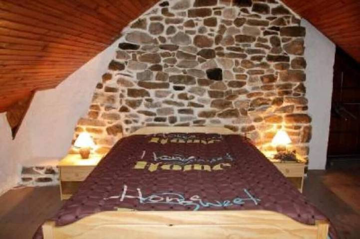 Location de vacances pour 6 personnes, avec balcon et jardin ainsi que sauna et piscine, animaux acceptés à Saint-Nectaire - 2
