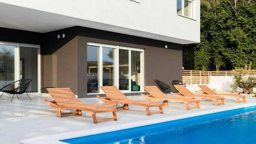 Villa für 10 Personen, mit Terrasse und Pool auf Pag - 4