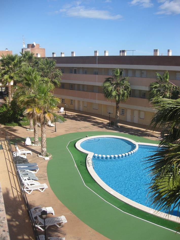 Entire apartment, Apartment 'Casa Sol Mar Menor' with Shared Pool, Balcony and Wi-Fi in Playa de Los Nietos (Cartagena), Cartagena