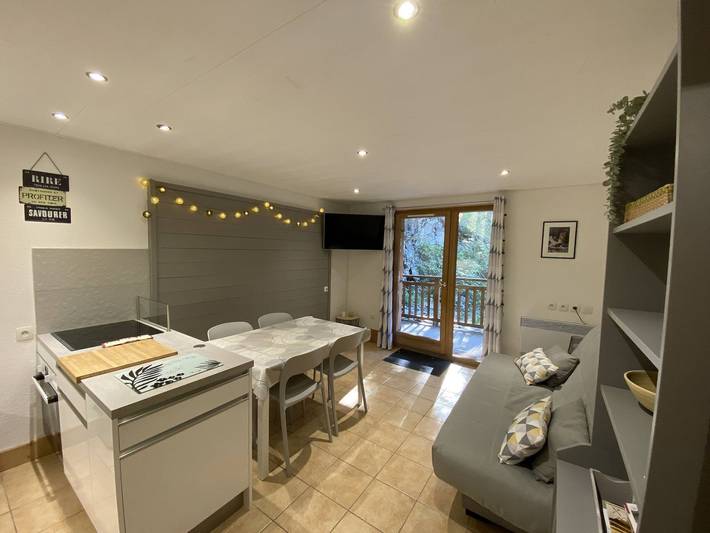 Ganze Wohnung, Gemütliche Wohnung mit Balkon und Poolzugang, 2 Schlafzimmer, 2 Bäder. in Bellentre, La Plagne-Tarentaise