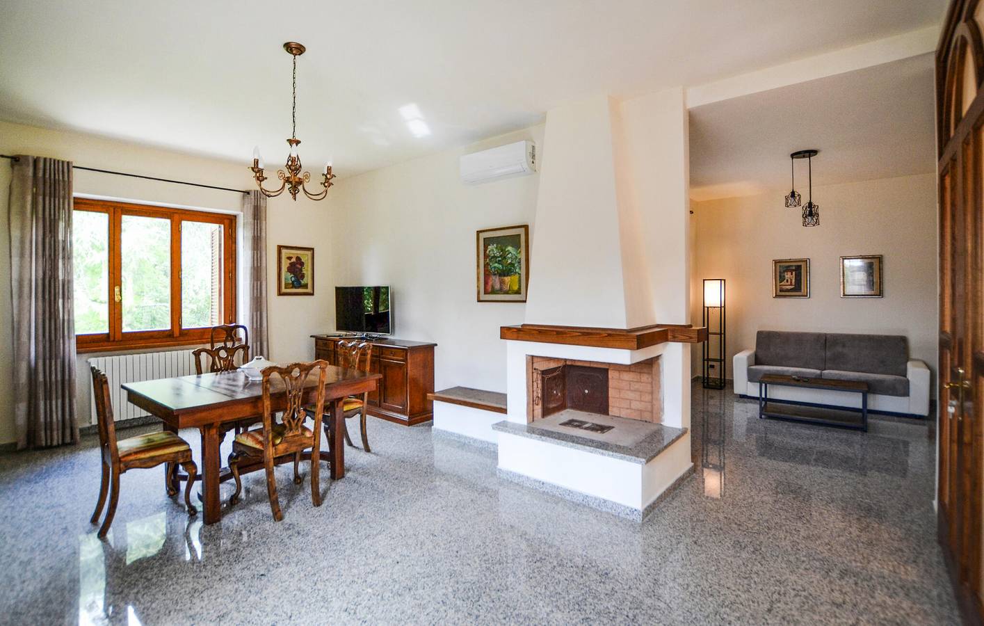 Geheel vakantieappartement, Chique appartement met tuin en parkeerplaats bij Bugiana in Monte San Savino, Chianti