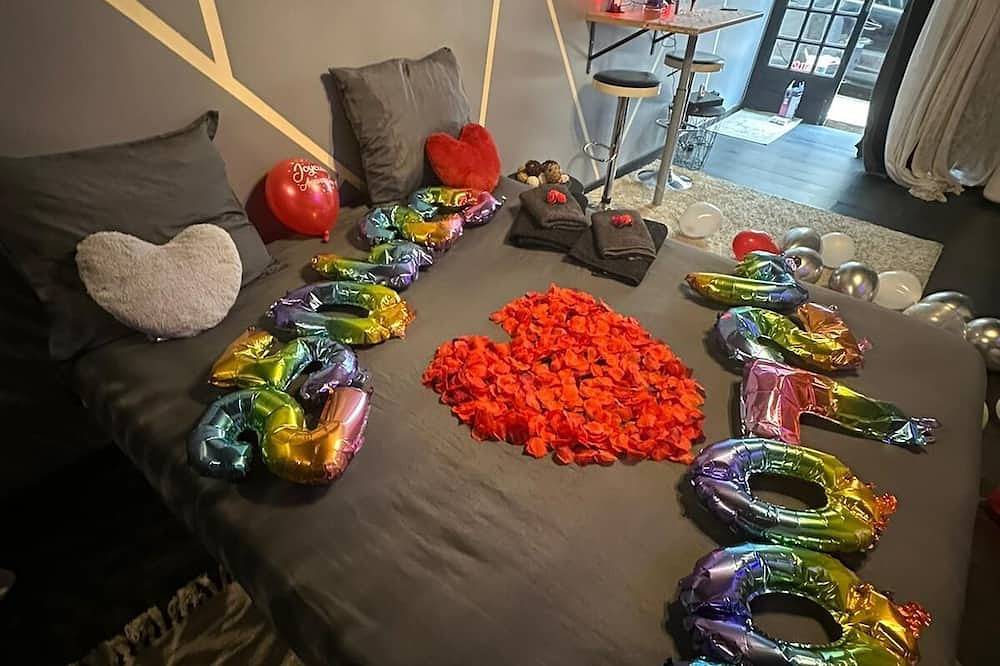 Entire apartment, Miniloveroom & spa in Tournon-sur-Rhône, Tournon-sur-Rhône region