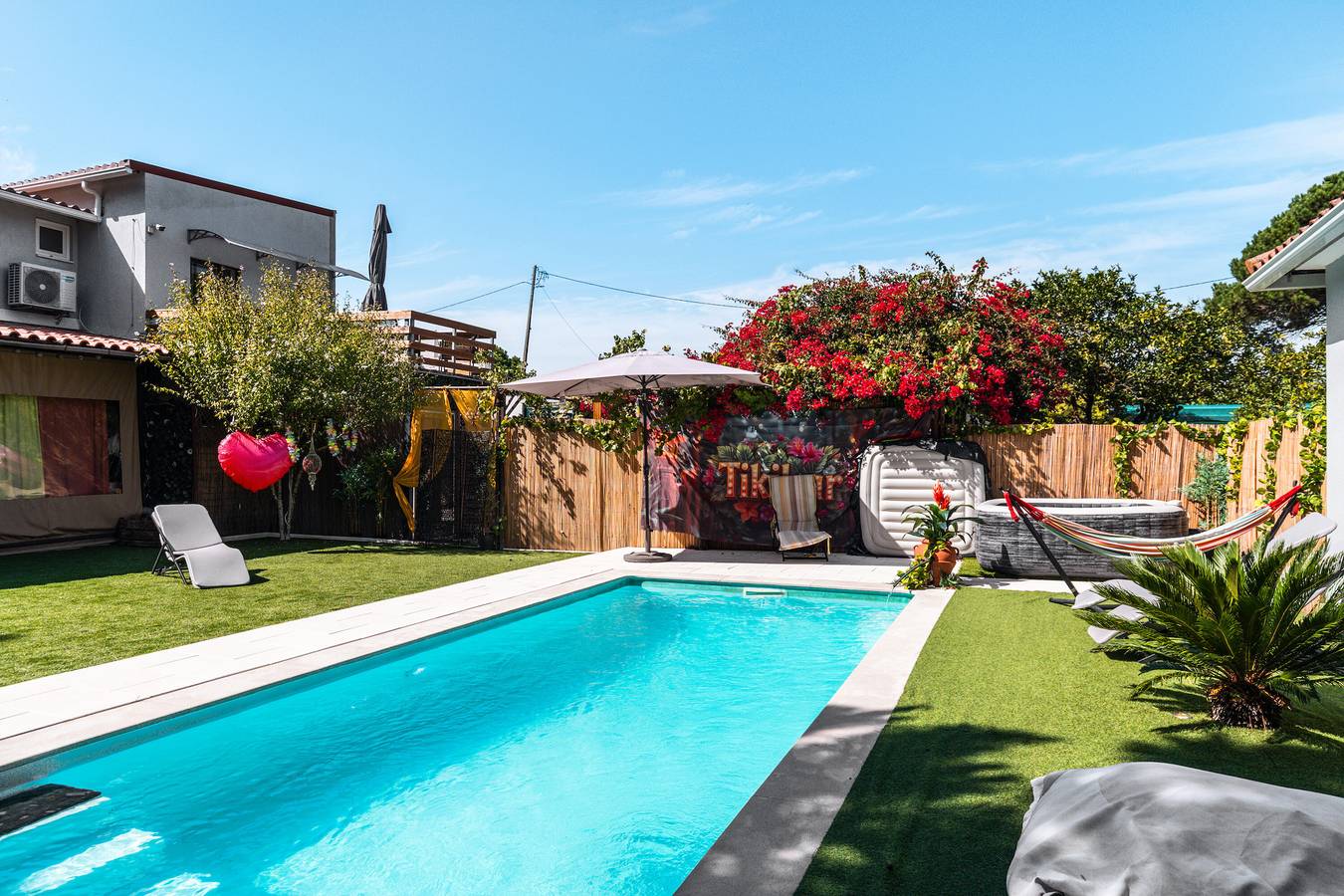 Holiday Home "Rebelsardine" with Private Pool and Wi-Fi in Aroeira, Charneca de Caparica e Sobreda
