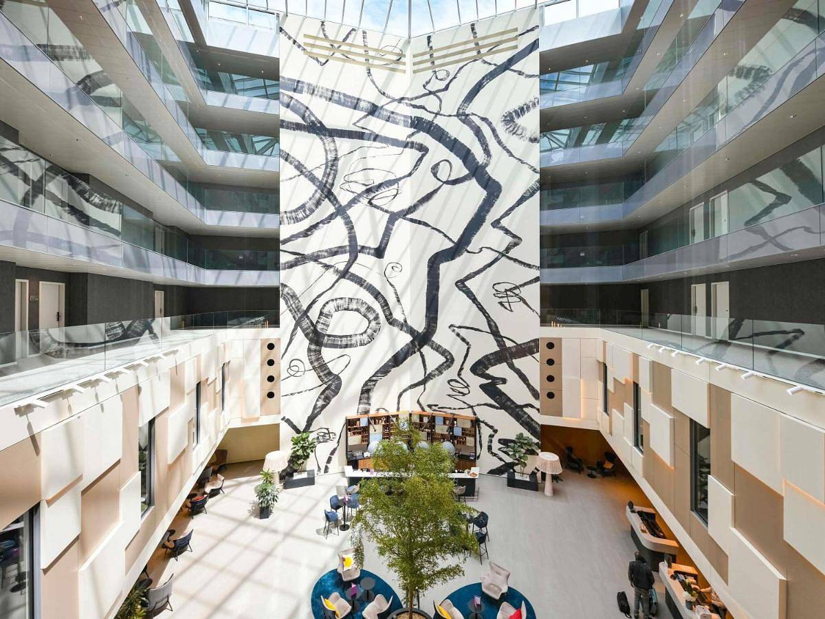 Mercure Geneva Airport in Meyrin 2 Village, Meyrin