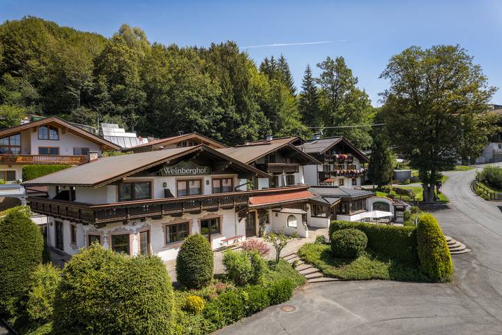 Ferienhaus für 50 Personen, mit Balkon und Terrasse sowie Garten und Sauna in Kirchberg in Tirol