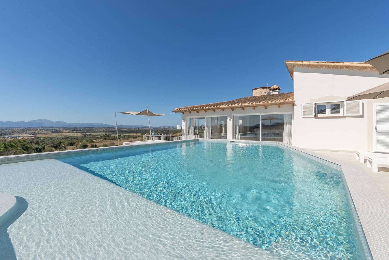 Ferienhaus 'Luxury Finca Es Moli Pool Tennis' mit Bergblick, Wlan und Klimaanlage in Ariany, Mallorca Inselmitte