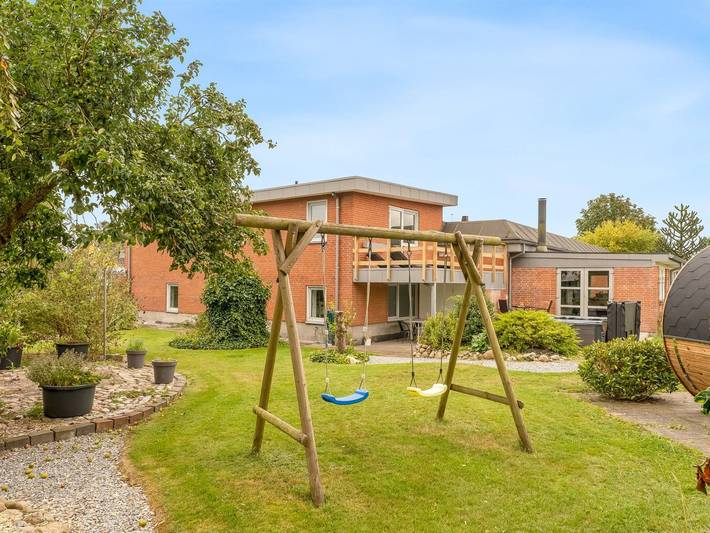 Ferienhaus für 26 Personen, mit Pool und Terrasse sowie Sauna, mit Haustier in Øster Hurup