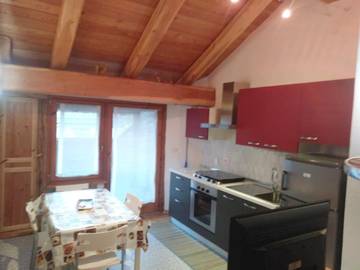 Gîte pour 4 personnes, avec vue et balcon, adapté aux familles à Pragela