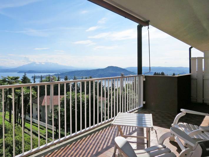 Appartamento per 4 persone, con vista lago e giardino, con animali domestici in Comune di Arona