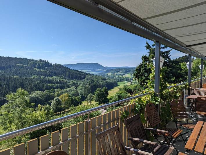 Hotel, mit Terrasse und Garten sowie Ausblick in Waldstetten - 2
