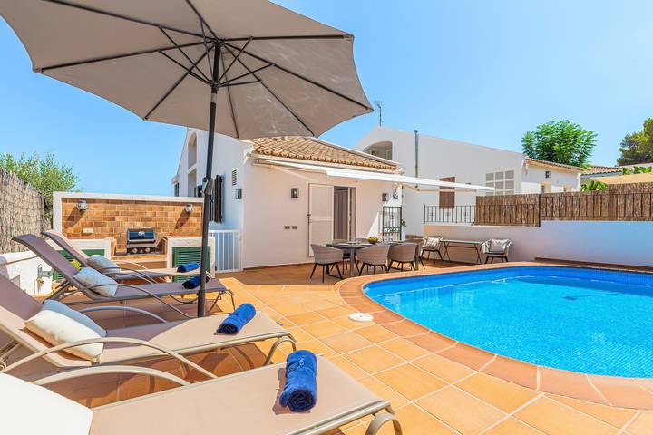 Vacation rental for 12 people, with Yard in West Majorca