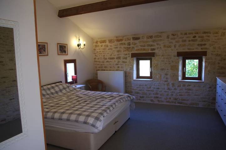 Location de vacances pour 10 personnes, avec terrasse et jardin à Saint-Savinien - 2