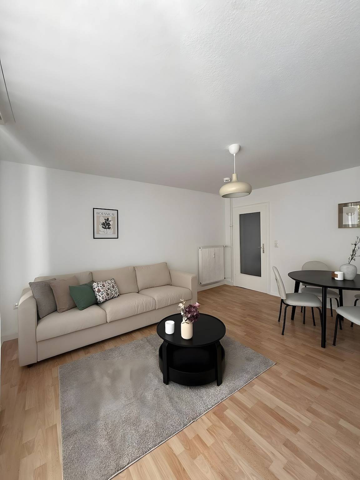 Appartement entier, Bel appartement en face de la gare in Bad Wilhelmshöhe, Cassel (Allemagne)