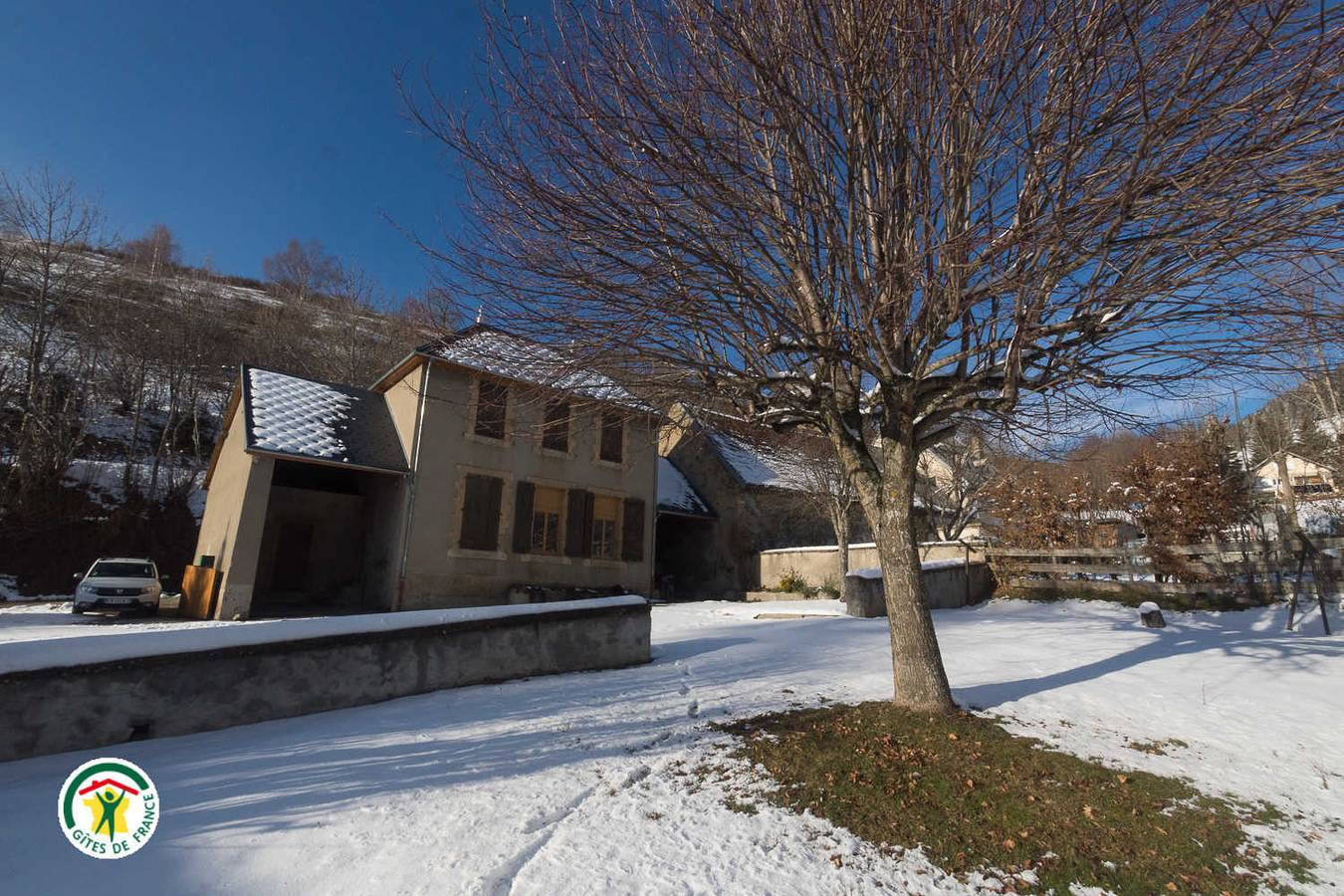 L'ancienne école in Saint-Honoré, Isère